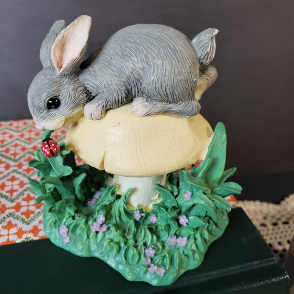 Adorable Vintage Charming Tails Bunny Figurine 3" King of the Mushroom Rabbit - Picture 2 of 6